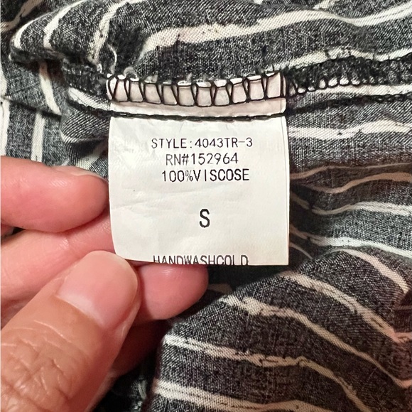 EVER B Stripped Blouse, Size Small, BNWOT - Picture 3 of 3